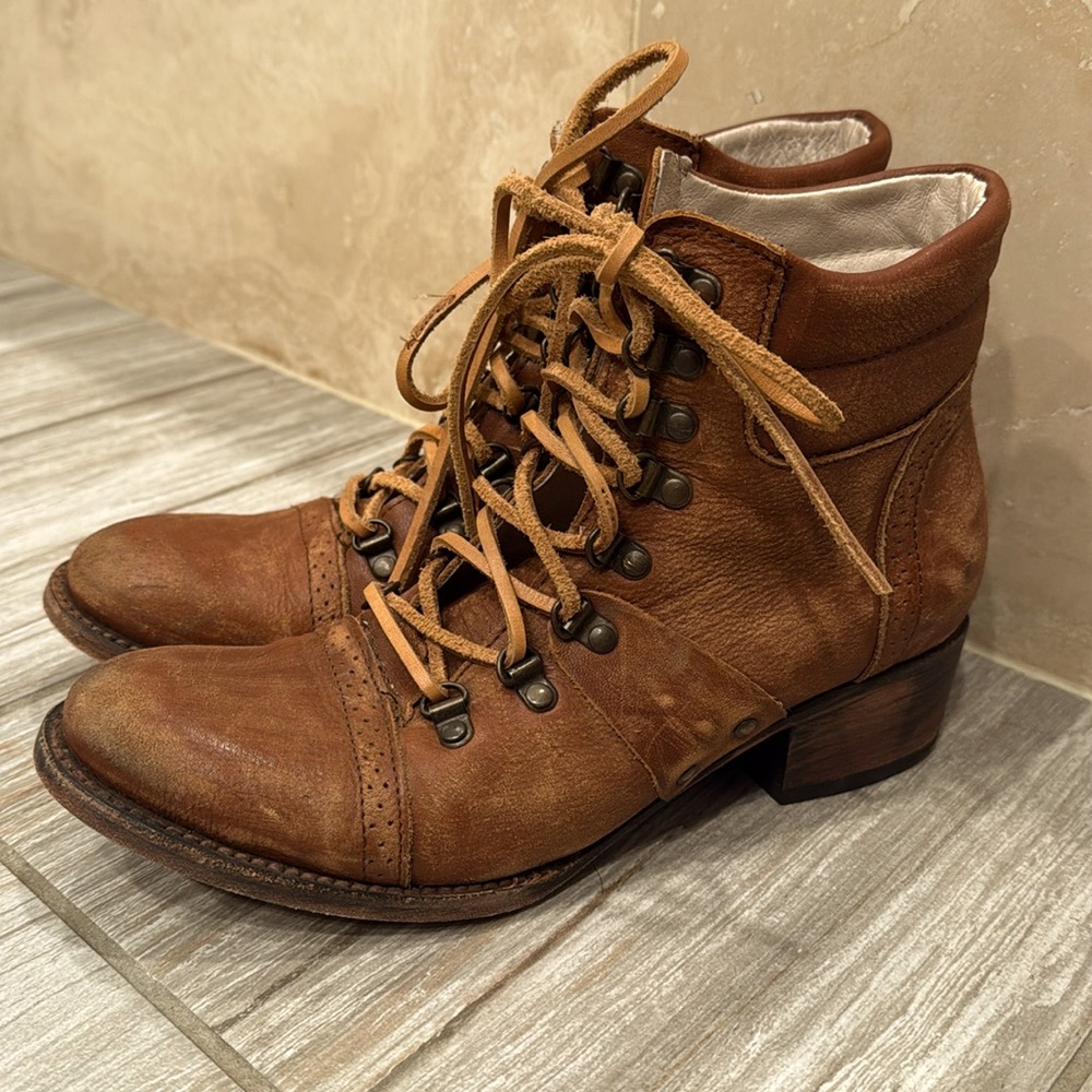 Freebird by Steven Gage boots, brown Women’s  size 9, like new